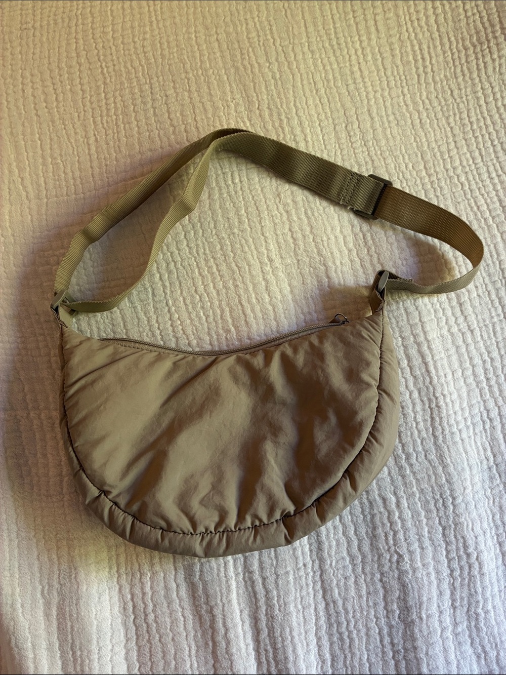 Old Navy Crescent Crossbody - Picture 2 of 6